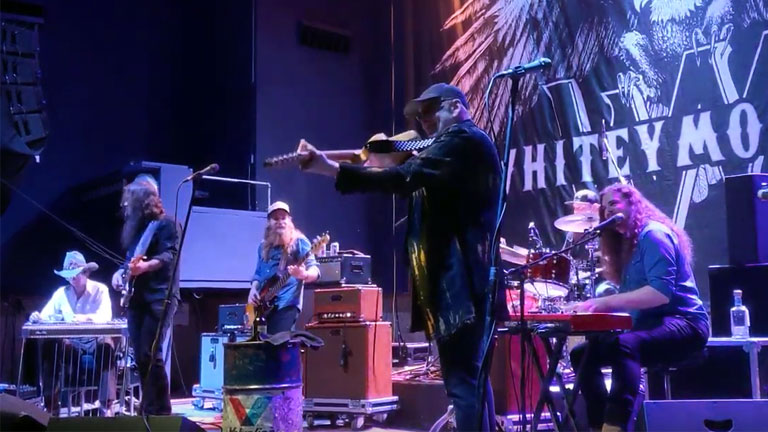 Cheap Trick’s Rick Nielsen Shows Up to Jam with Whitey Morgan